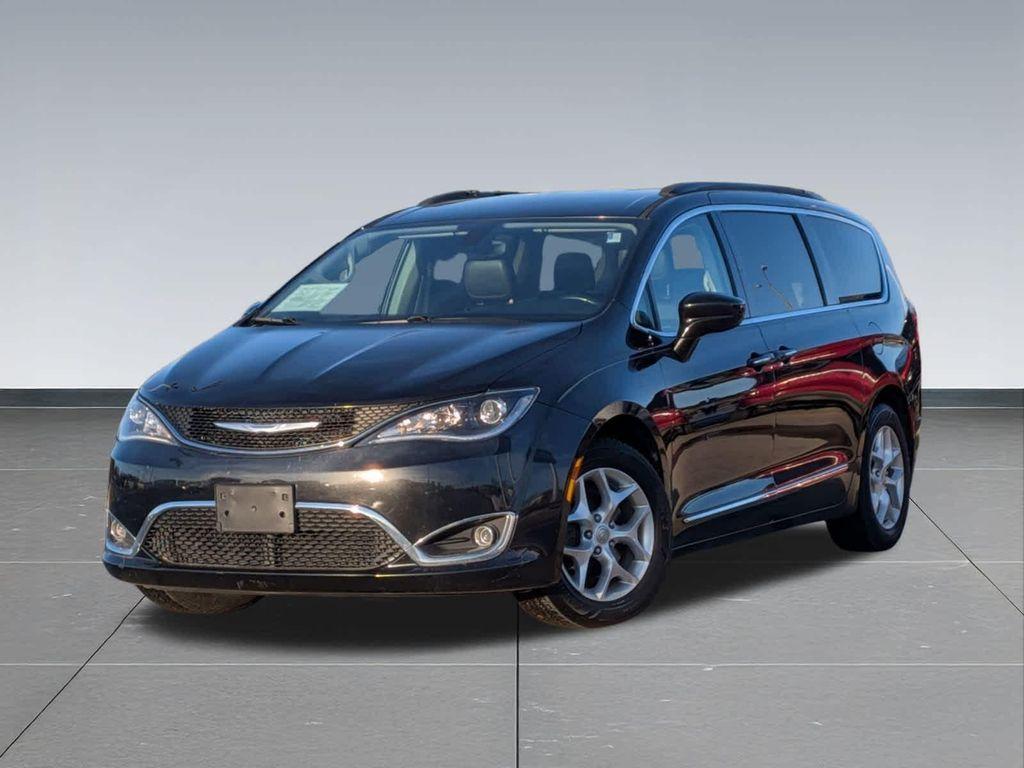 used 2017 Chrysler Pacifica car, priced at $10,997