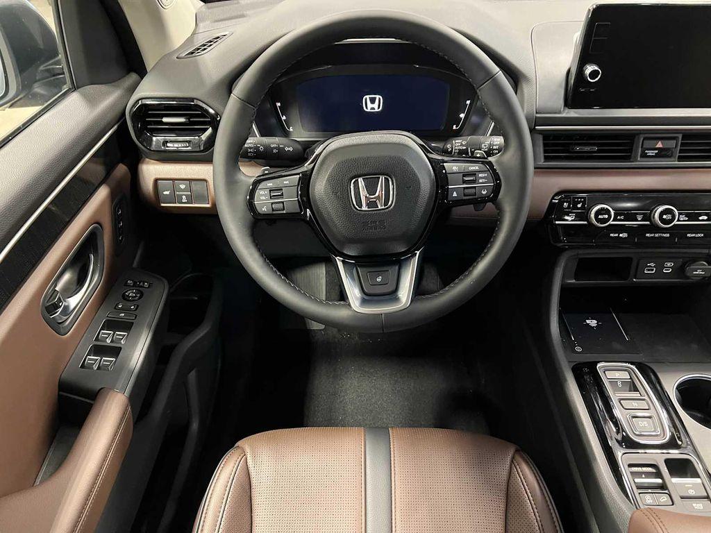 new 2025 Honda Pilot car, priced at $54,575