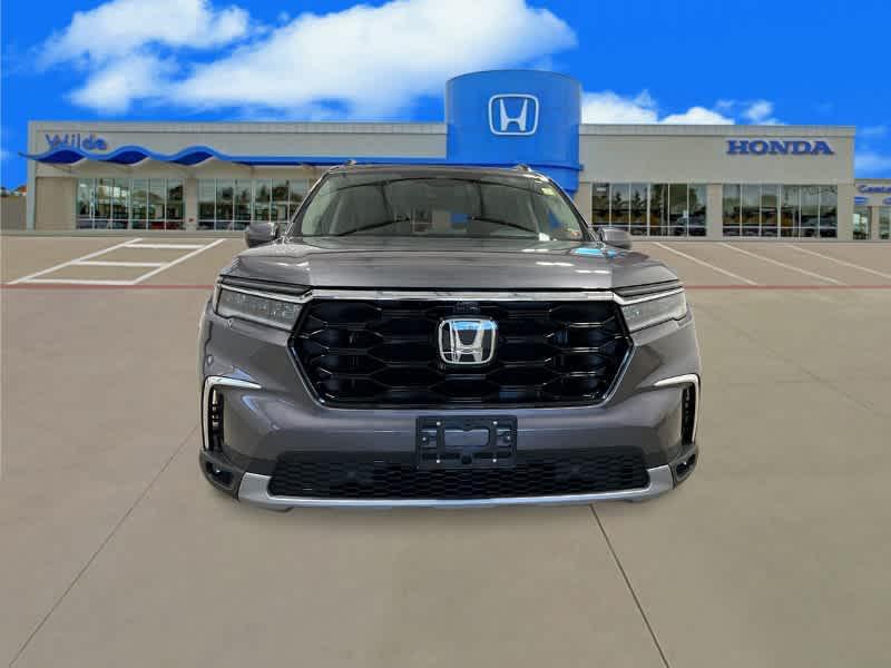 new 2025 Honda Pilot car, priced at $54,575