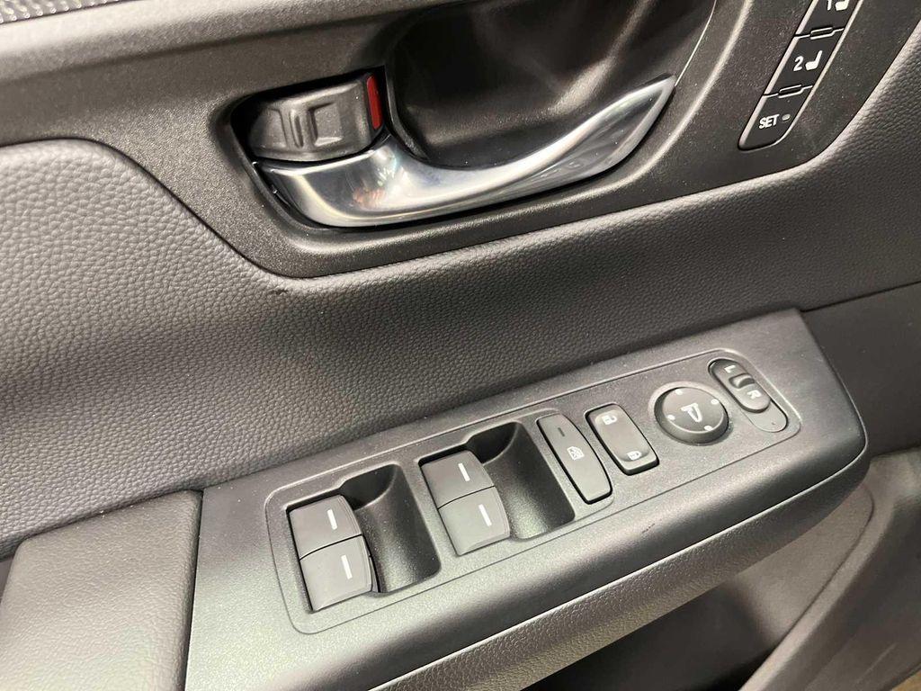 new 2026 Honda CR-V Hybrid car, priced at $40,115