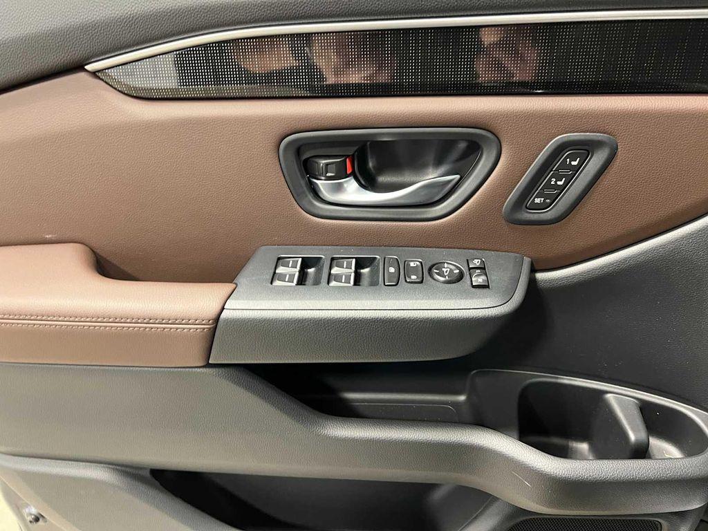 new 2025 Honda Pilot car, priced at $55,030