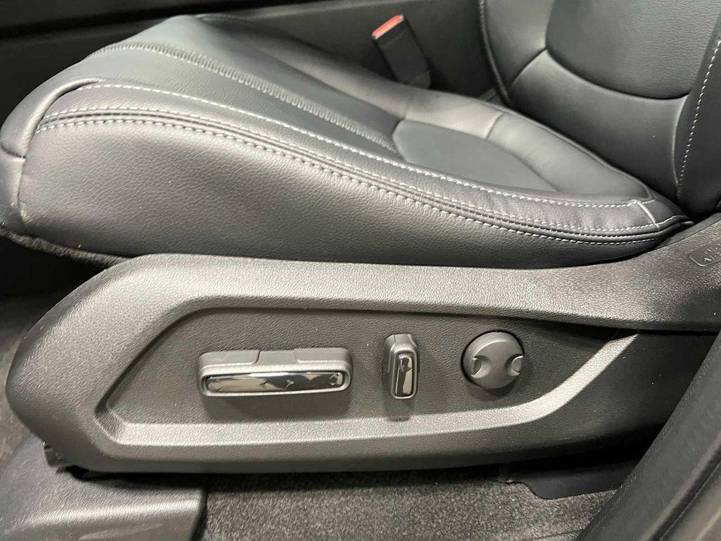 new 2025 Honda Pilot car, priced at $45,342