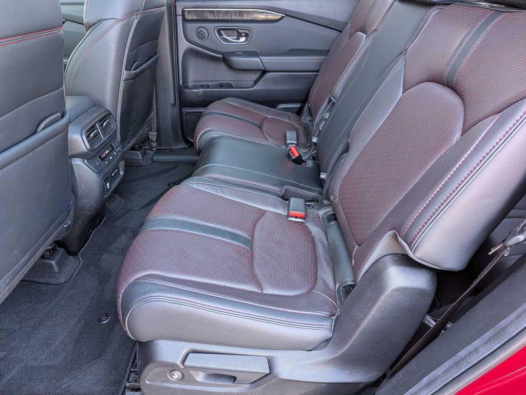 used 2025 Honda Pilot car, priced at $45,888