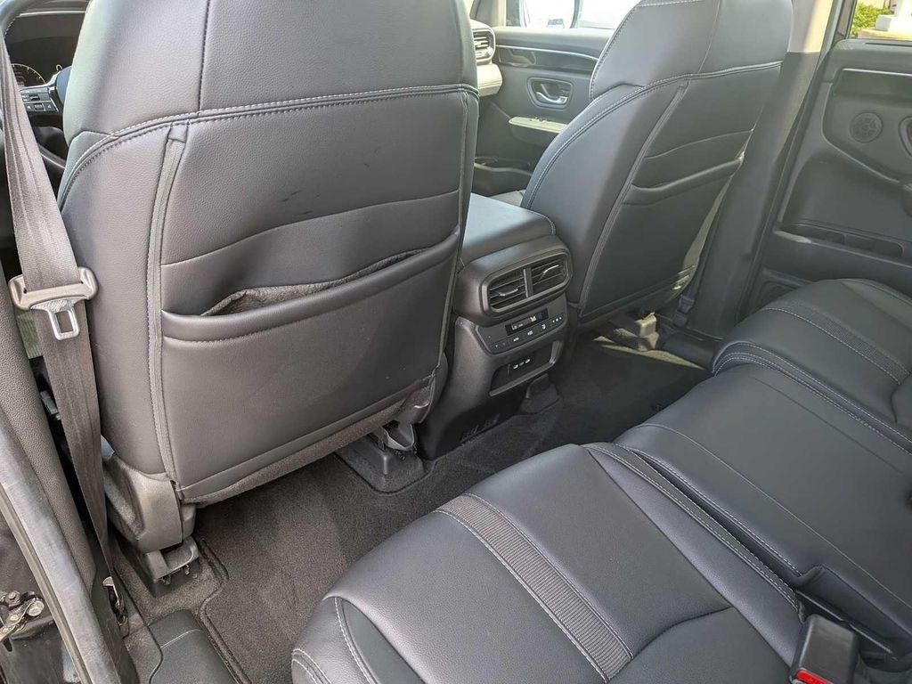 used 2025 Honda Pilot car, priced at $44,786