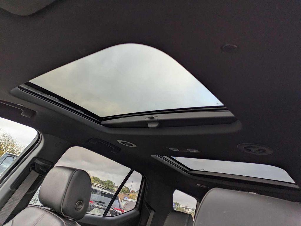 used 2022 Chevrolet Traverse car, priced at $27,499