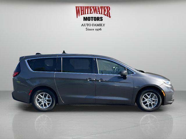 used 2023 Chrysler Pacifica car, priced at $27,995