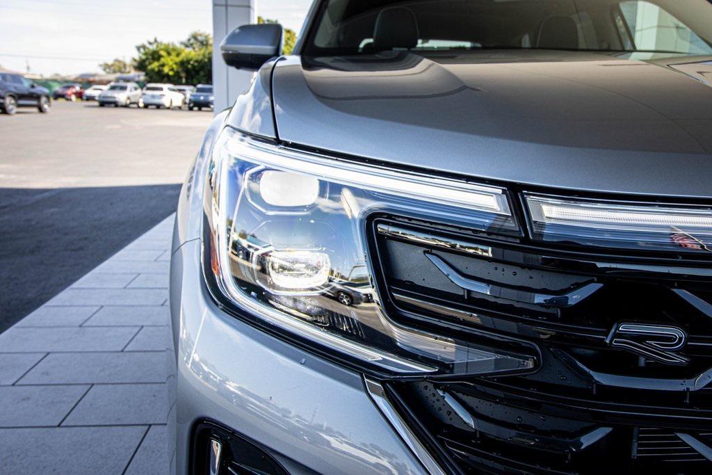 new 2026 Volkswagen Atlas car, priced at $52,899