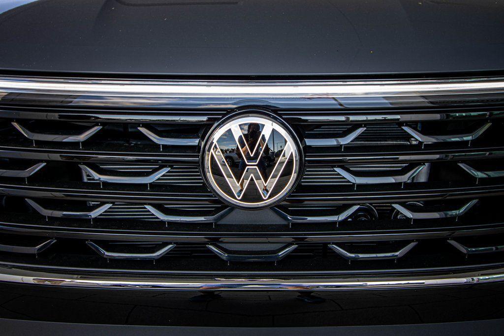 new 2026 Volkswagen Atlas Cross Sport car, priced at $42,495
