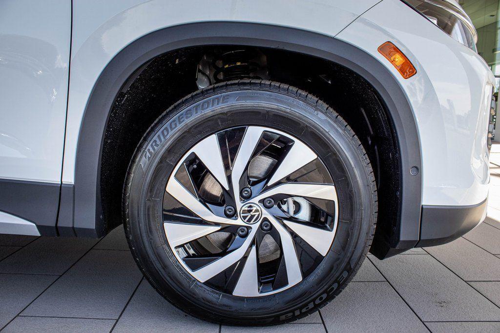new 2025 Volkswagen Tiguan car, priced at $27,235