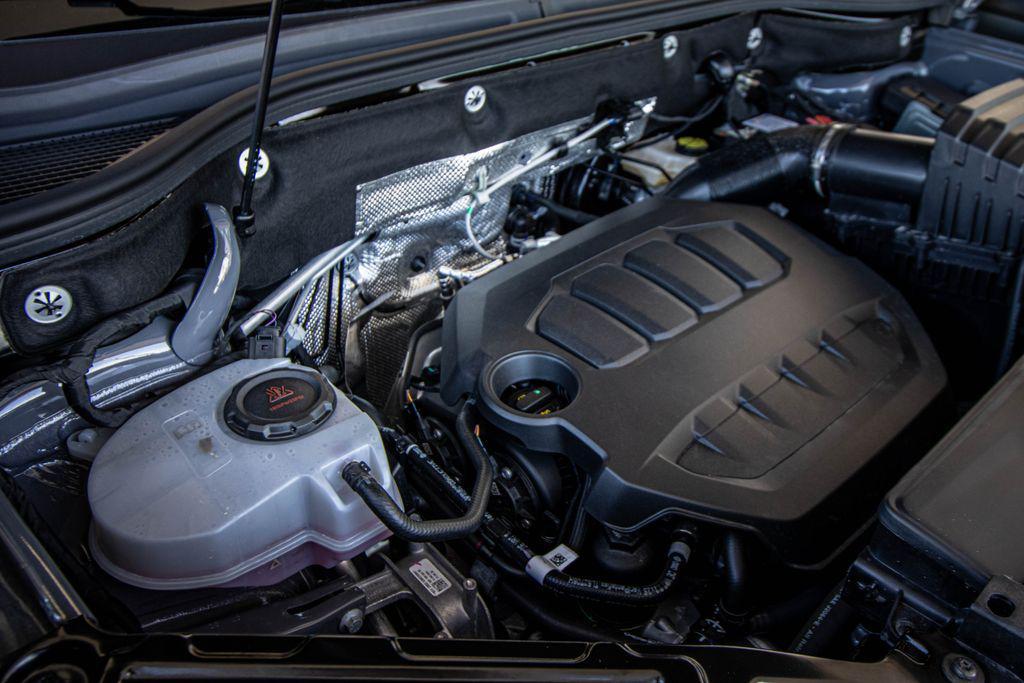 new 2026 Volkswagen Atlas Cross Sport car, priced at $52,261