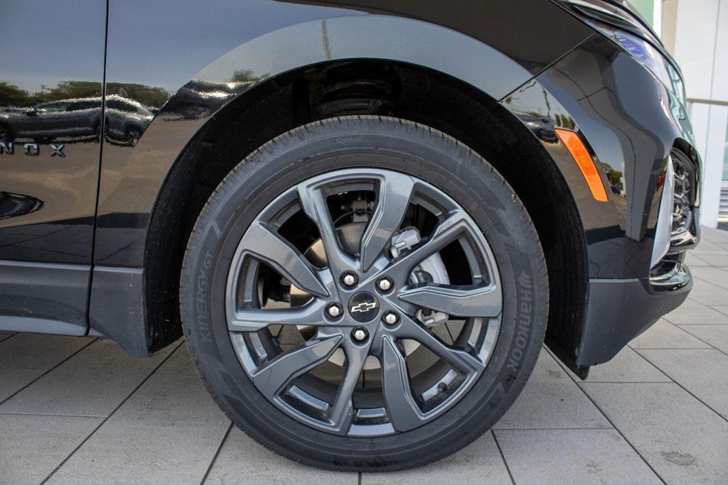 2024 Mosaic Black Metallic Chevrolet Equinox