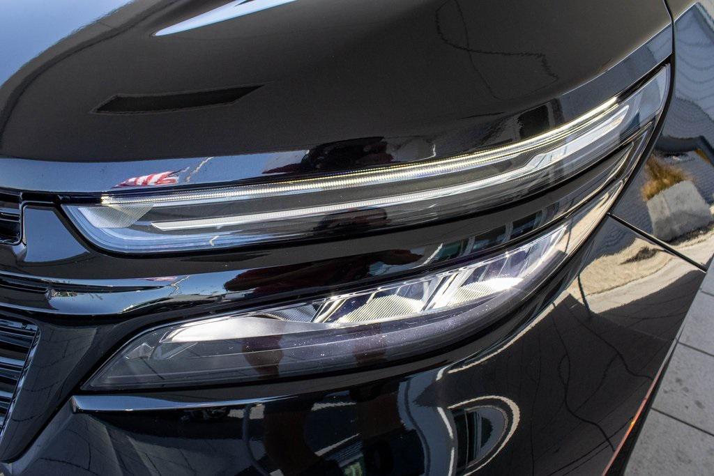 2024 Mosaic Black Metallic Chevrolet Equinox