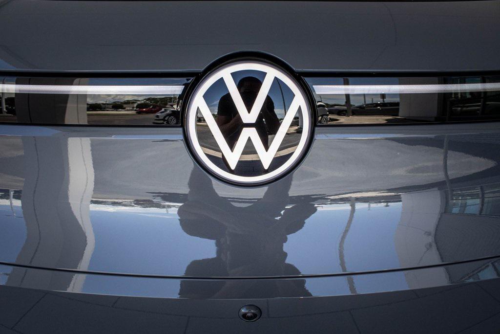 new 2025 Volkswagen ID.4 car, priced at $53,535