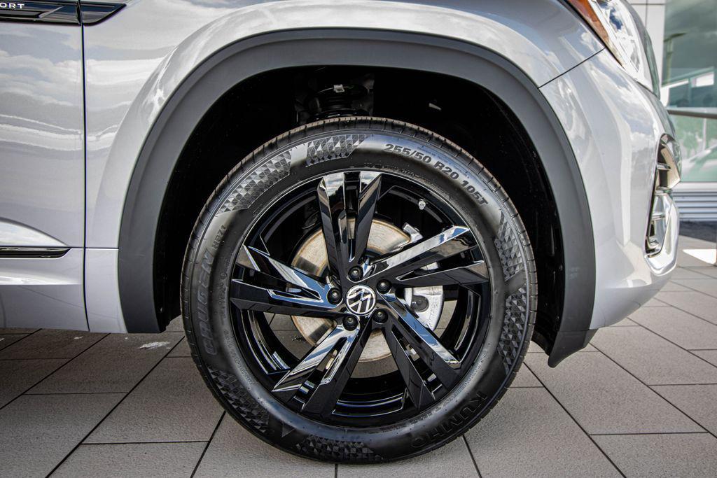 new 2026 Volkswagen Atlas Cross Sport car, priced at $47,864