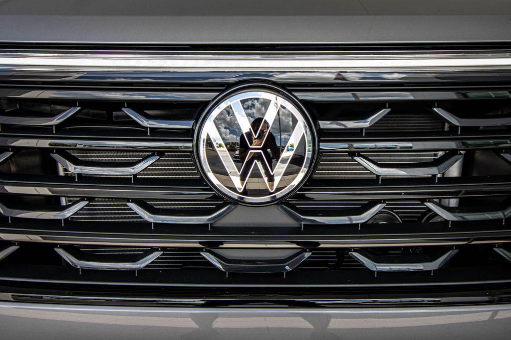 new 2026 Volkswagen Atlas Cross Sport car, priced at $47,864