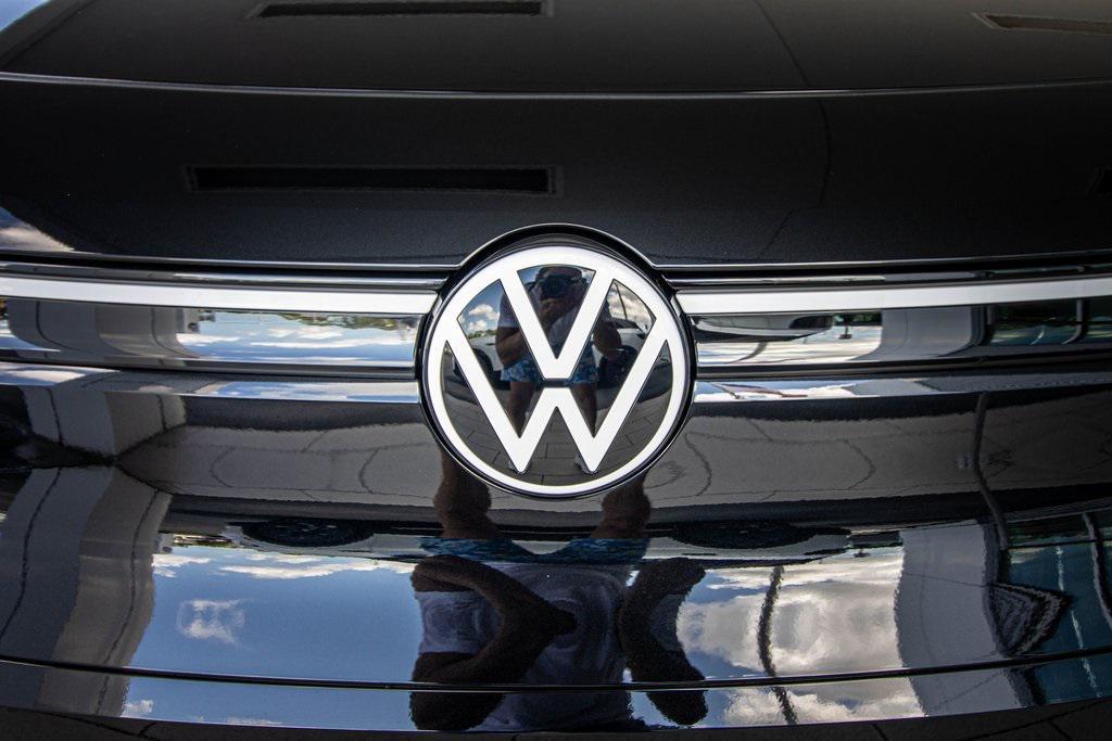 new 2025 Volkswagen ID.4 car, priced at $41,055