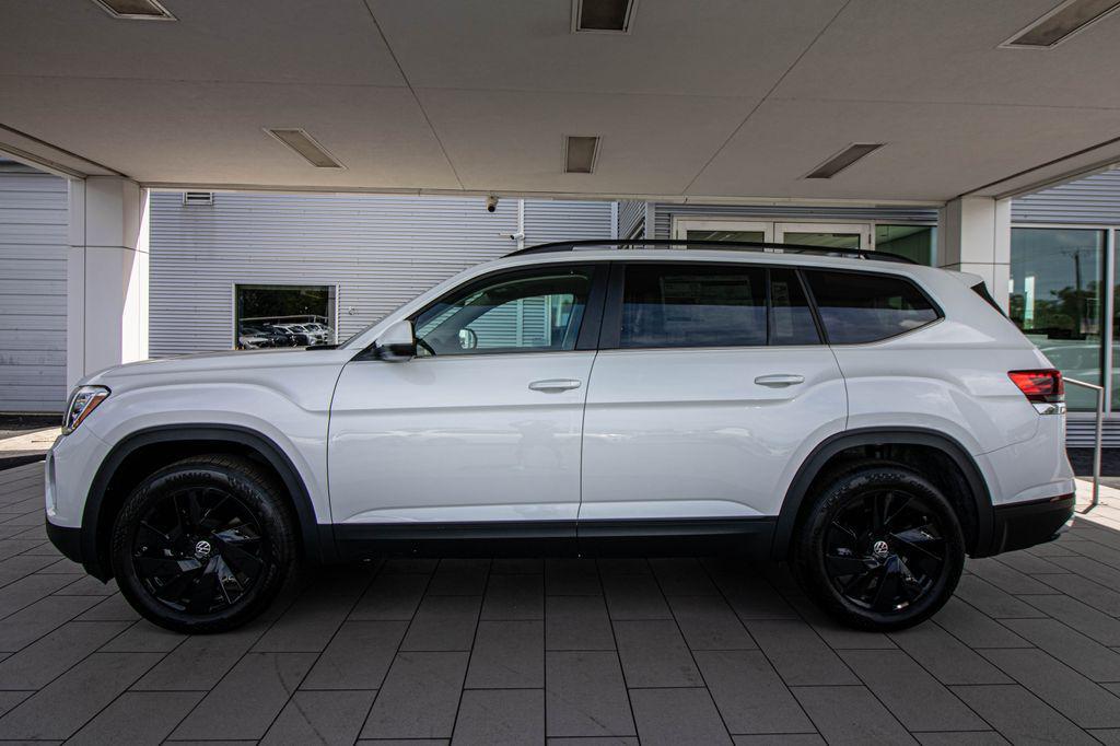 new 2026 Volkswagen Atlas car, priced at $44,747