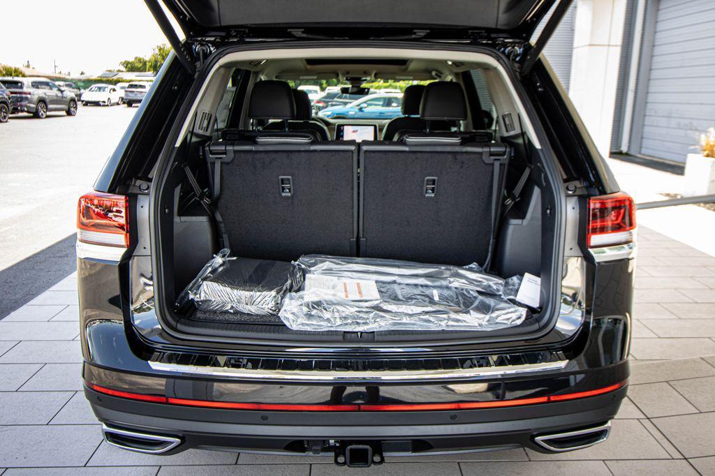 new 2026 Volkswagen Atlas car, priced at $44,501