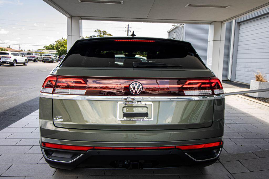 new 2026 Volkswagen Atlas Cross Sport car, priced at $42,668
