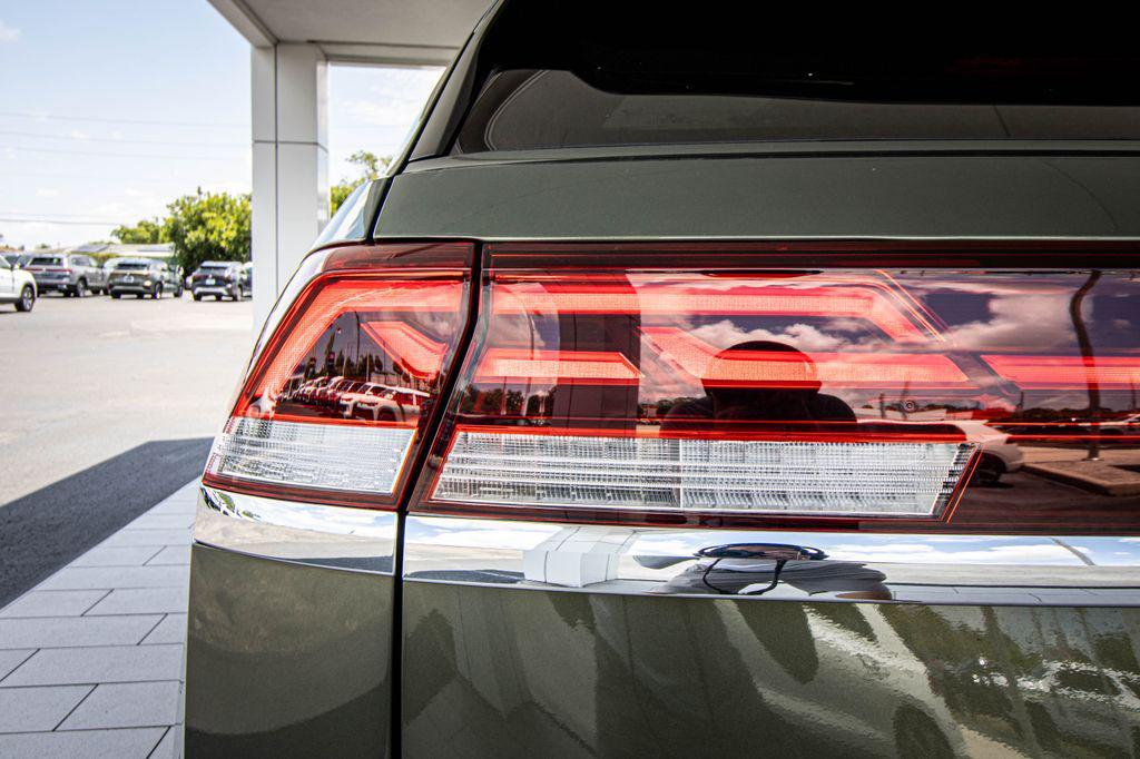new 2026 Volkswagen Atlas Cross Sport car, priced at $42,668