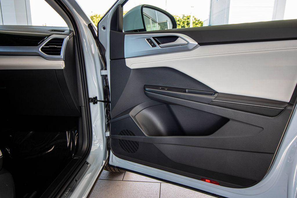 new 2026 Volkswagen Taos car, priced at $32,256
