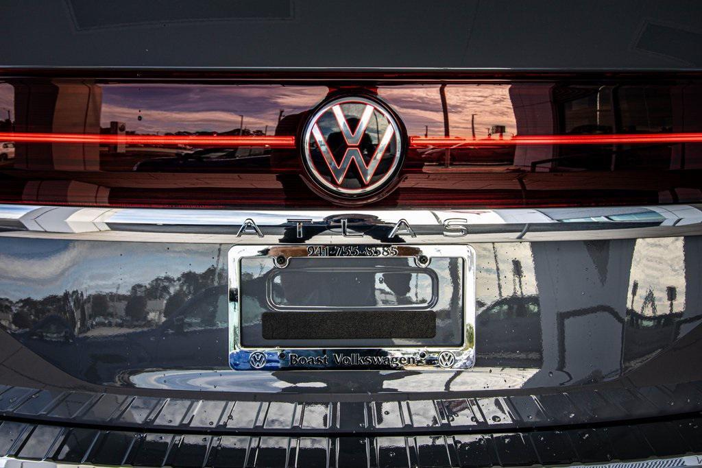 new 2026 Volkswagen Atlas car, priced at $53,429
