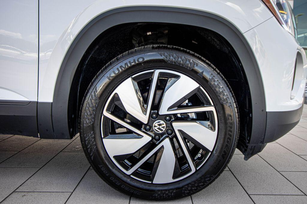 used 2026 Volkswagen Atlas car, priced at $42,747