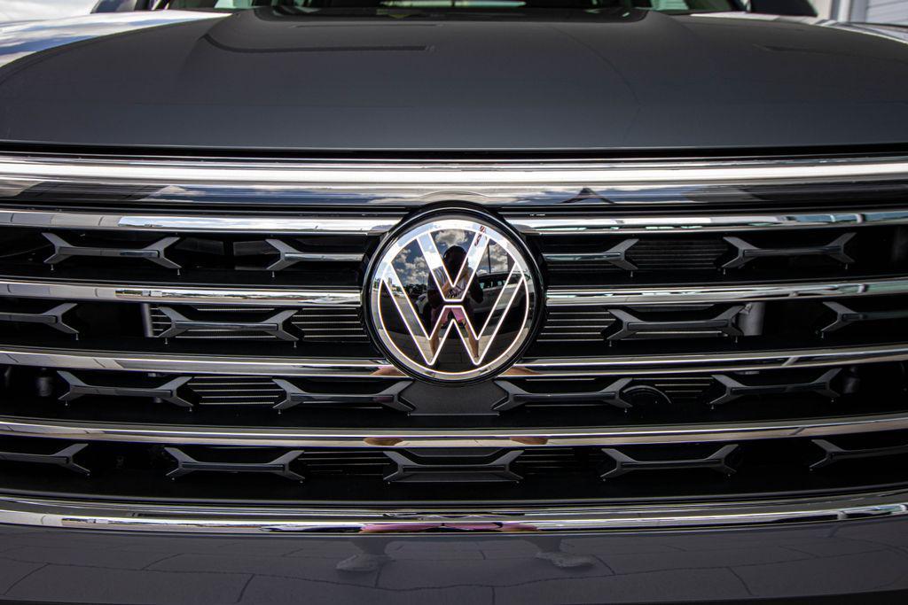 new 2026 Volkswagen Atlas car, priced at $43,828