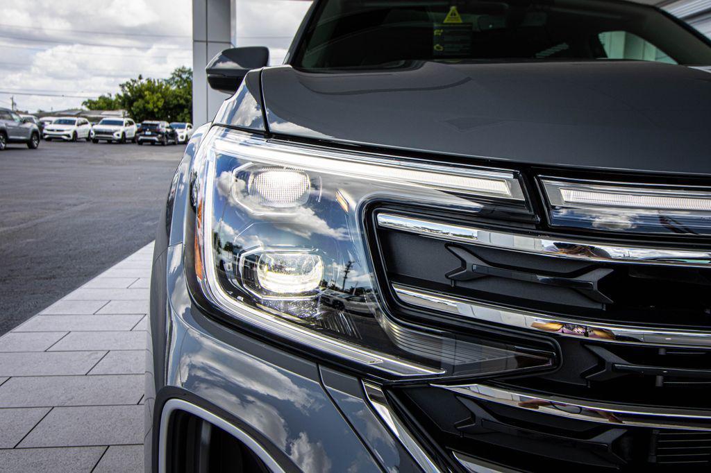 new 2026 Volkswagen Atlas car, priced at $43,828