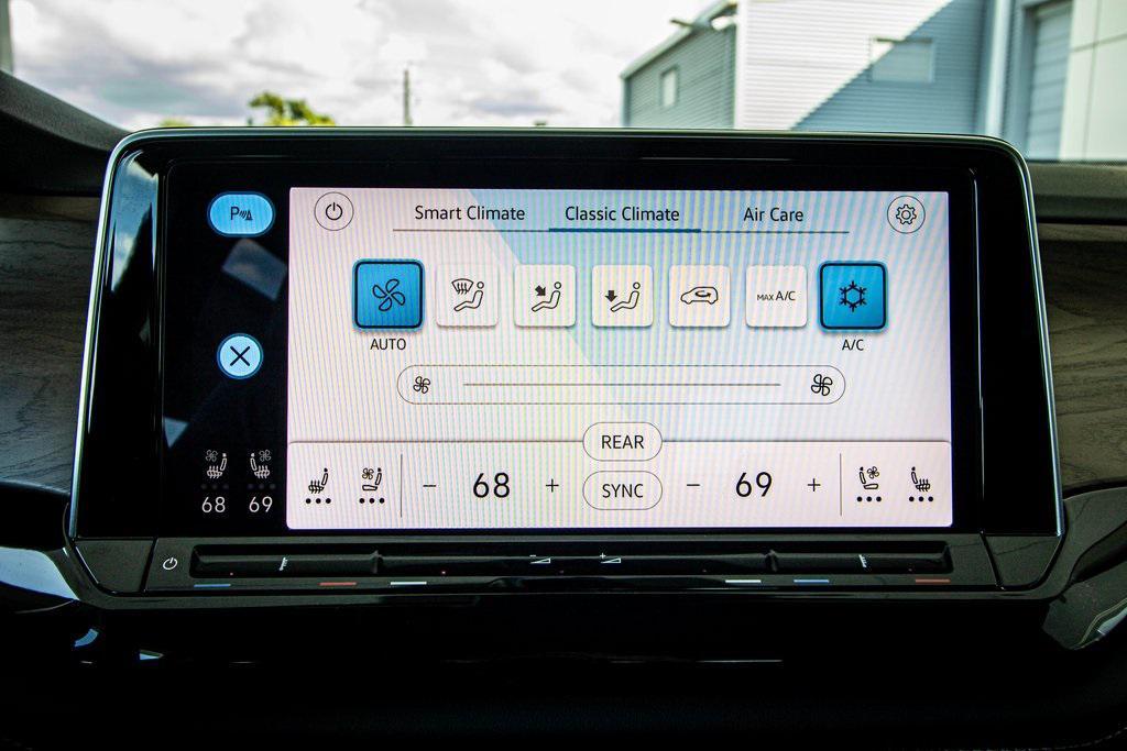 new 2026 Volkswagen Atlas car, priced at $43,200