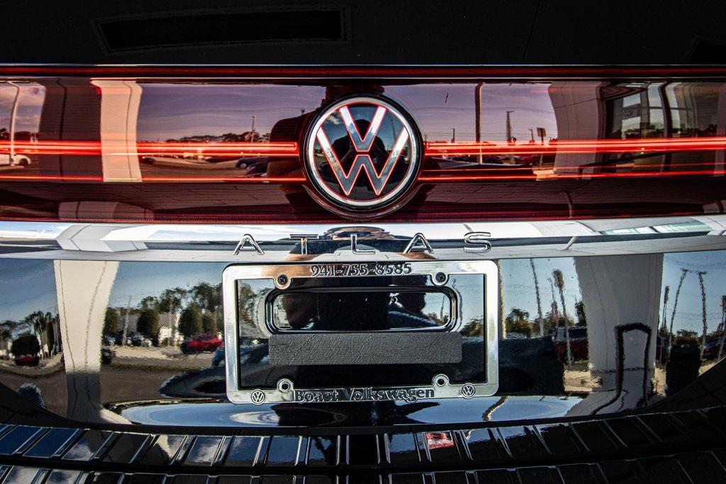 new 2026 Volkswagen Atlas car, priced at $43,200