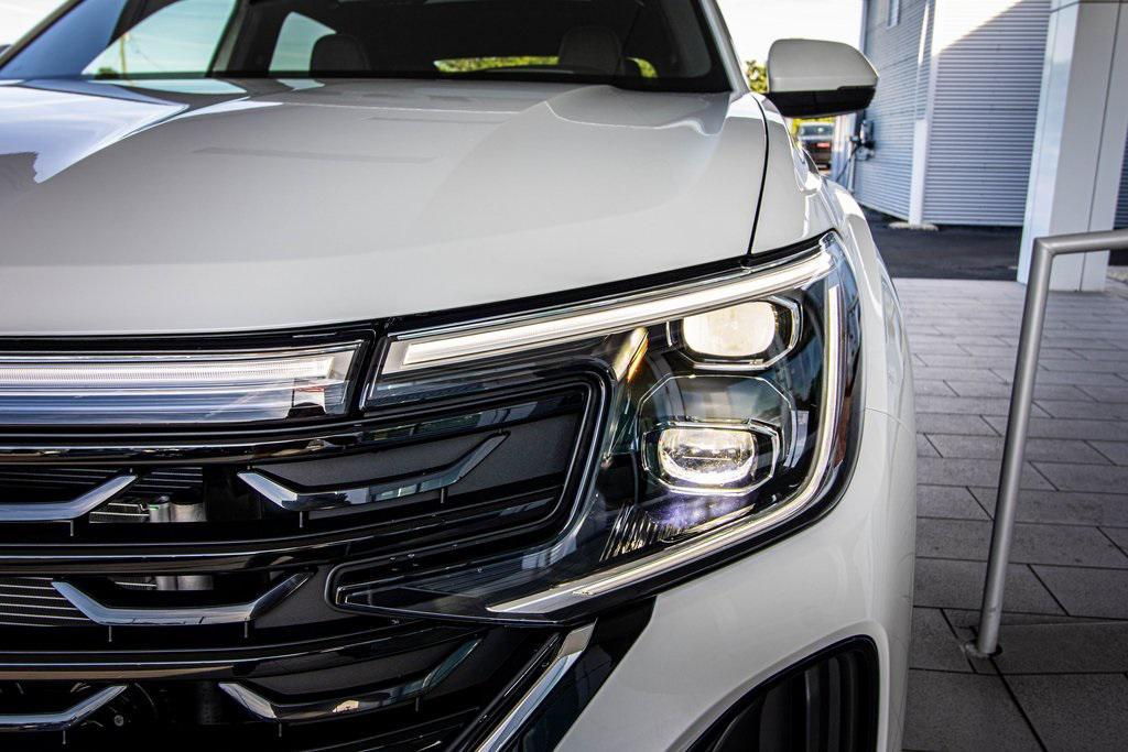 new 2026 Volkswagen Atlas Cross Sport car, priced at $47,417