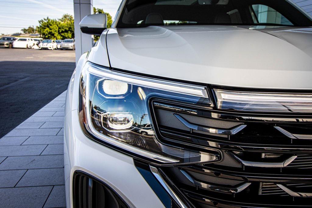 new 2026 Volkswagen Atlas Cross Sport car, priced at $47,417