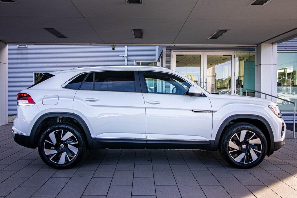 new 2026 Volkswagen Atlas Cross Sport car, priced at $47,417
