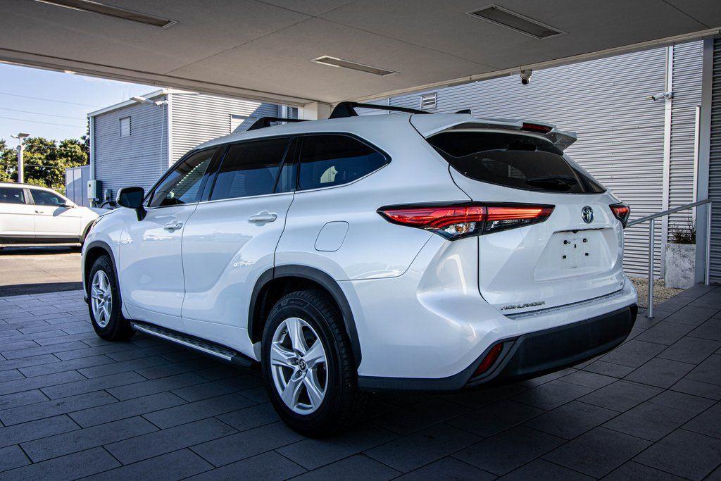 used 2022 Toyota Highlander Hybrid car, priced at $26,995