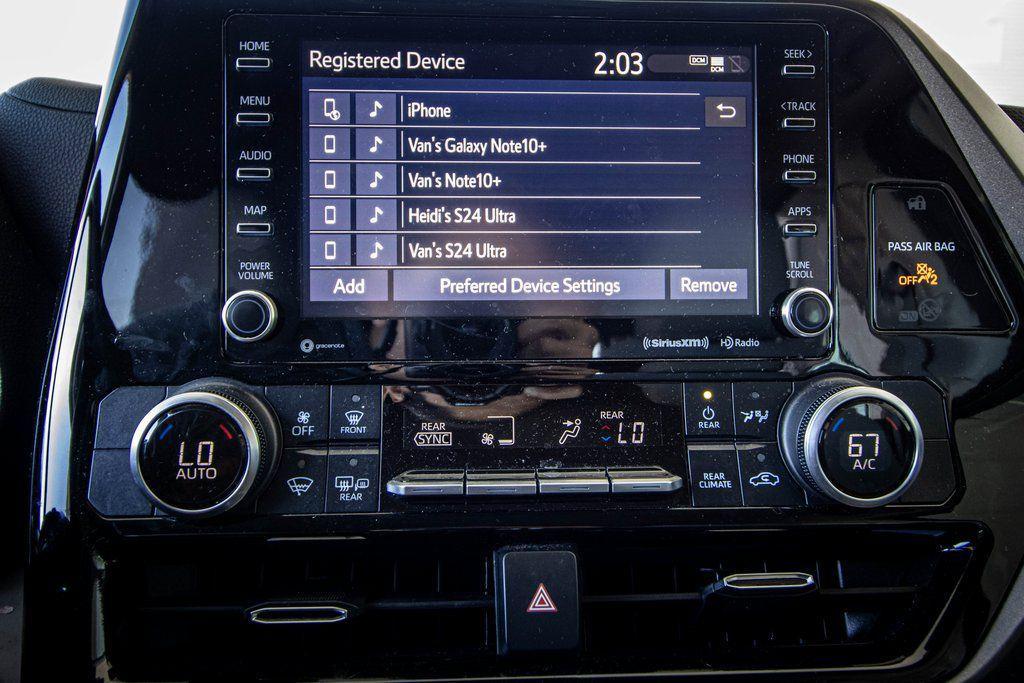 used 2022 Toyota Highlander Hybrid car, priced at $26,995