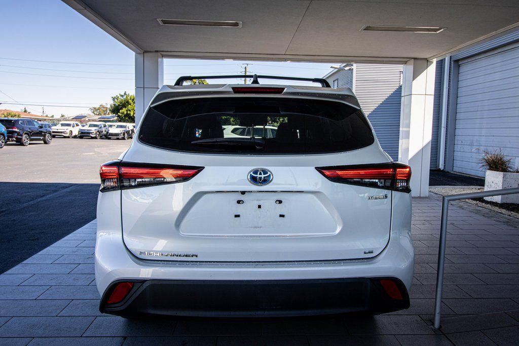 used 2022 Toyota Highlander Hybrid car, priced at $26,995