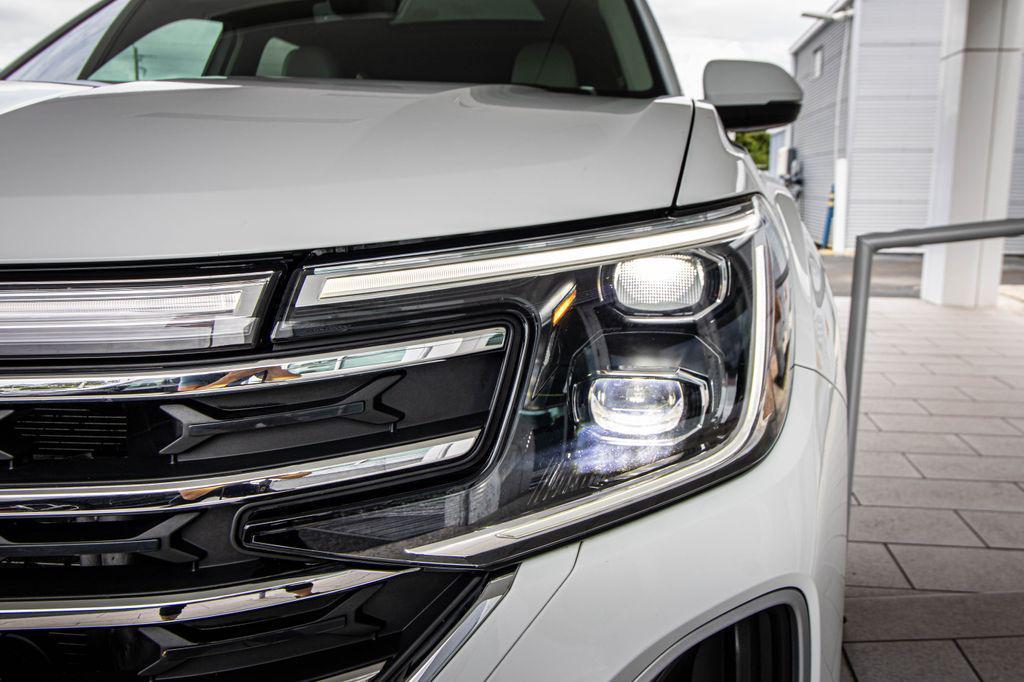 used 2025 Volkswagen Atlas car, priced at $33,587