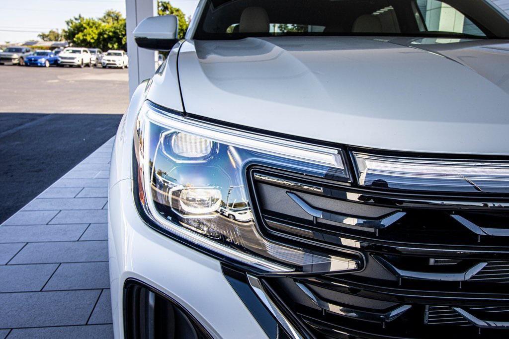 new 2026 Volkswagen Atlas Cross Sport car, priced at $43,007