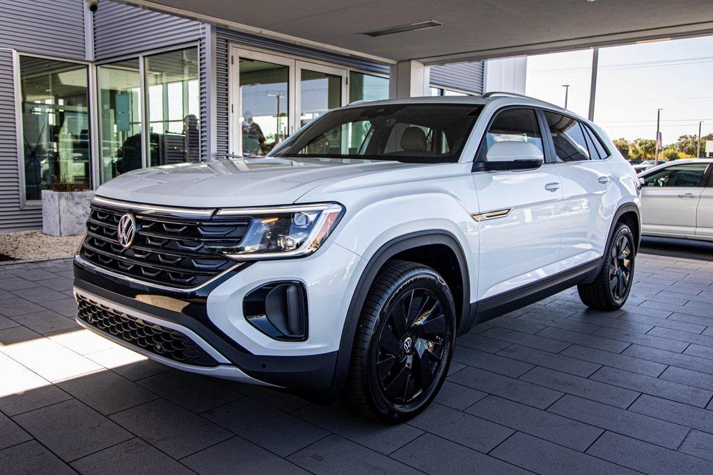 new 2026 Volkswagen Atlas Cross Sport car, priced at $43,007