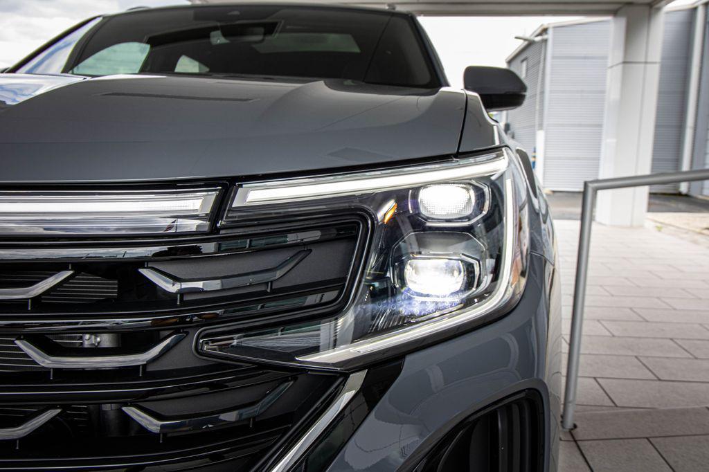 new 2026 Volkswagen Atlas Cross Sport car, priced at $42,288