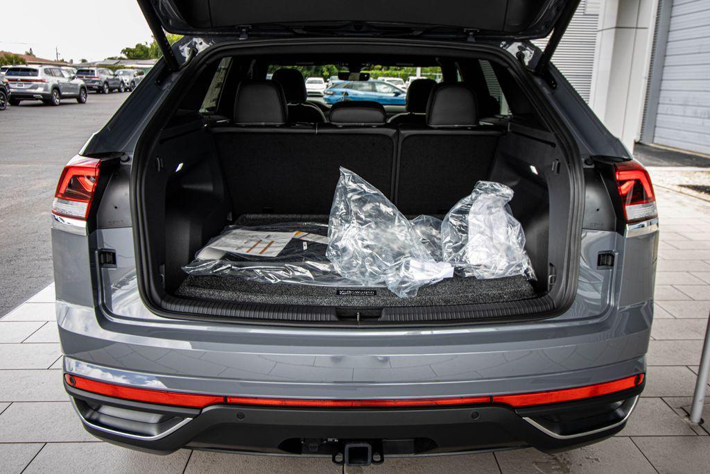 new 2026 Volkswagen Atlas Cross Sport car, priced at $42,288