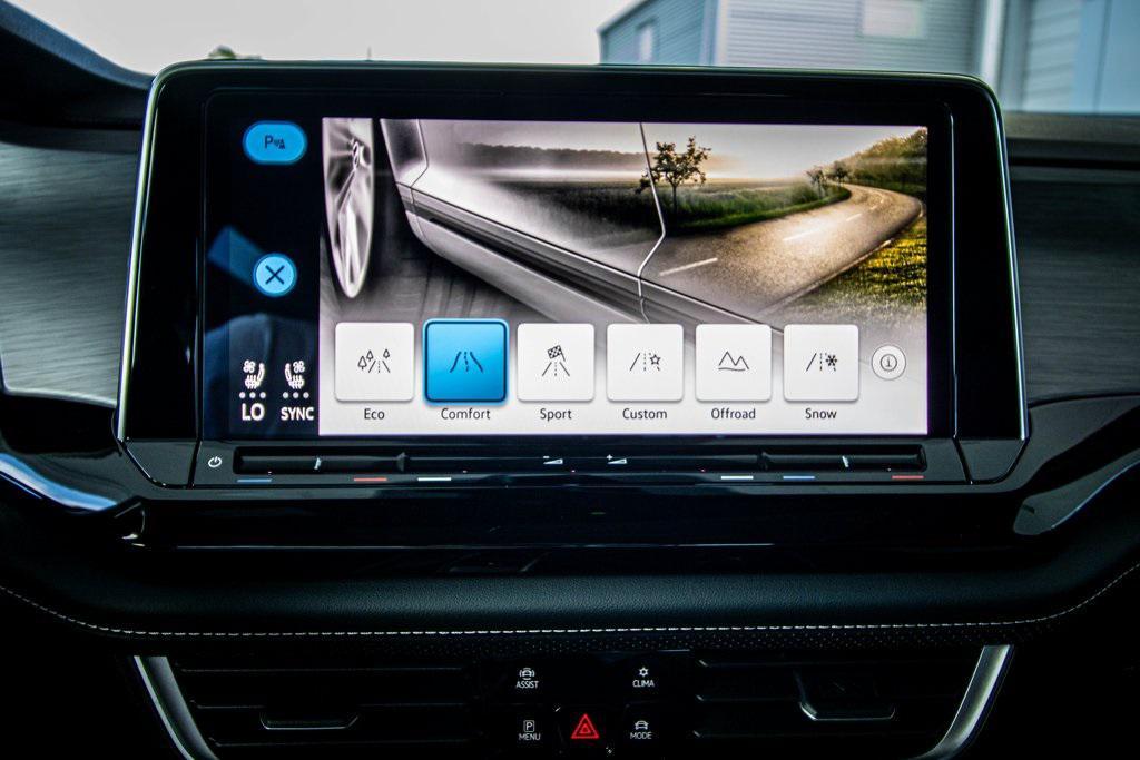 new 2026 Volkswagen Atlas Cross Sport car, priced at $44,406