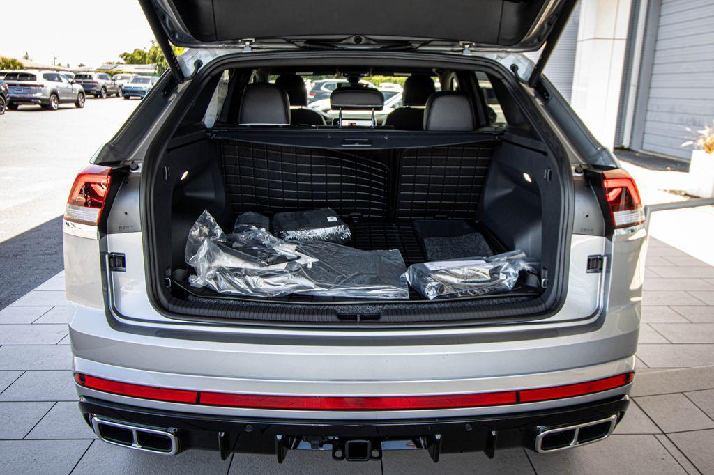 new 2026 Volkswagen Atlas Cross Sport car, priced at $51,922