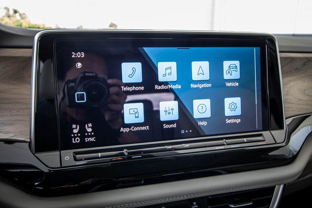 new 2026 Volkswagen Atlas car, priced at $43,551