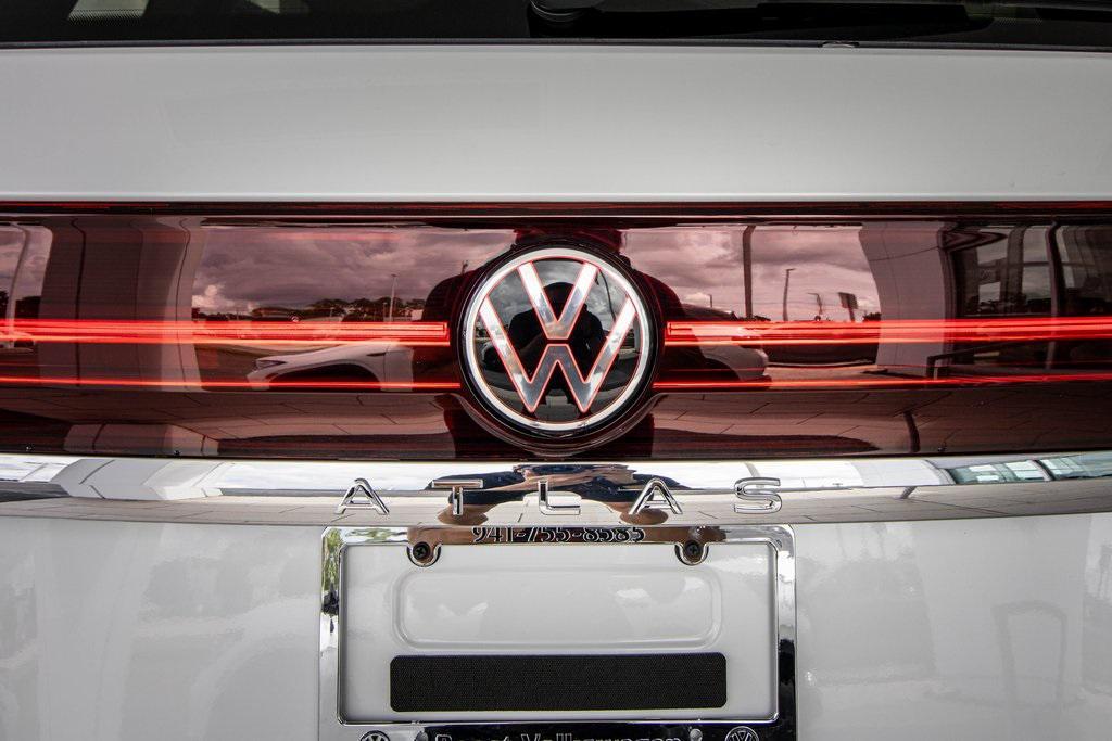 new 2026 Volkswagen Atlas car, priced at $43,551