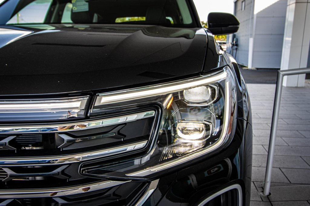 new 2026 Volkswagen Atlas car, priced at $43,903