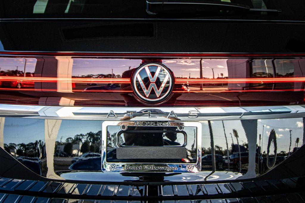 new 2026 Volkswagen Atlas car, priced at $43,903
