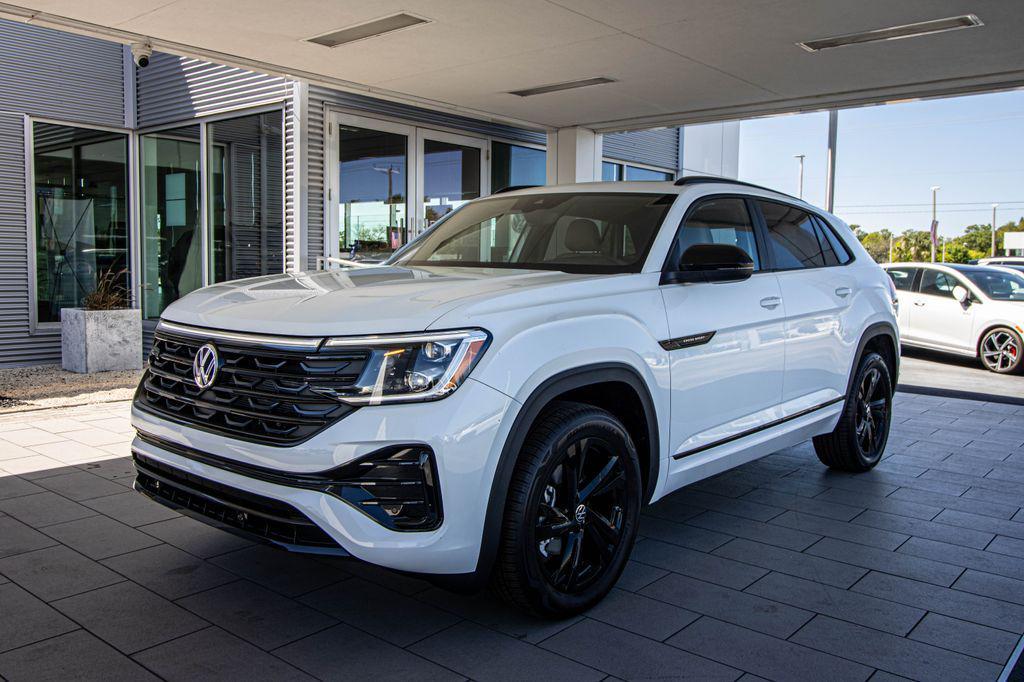 new 2026 Volkswagen Atlas Cross Sport car, priced at $48,301