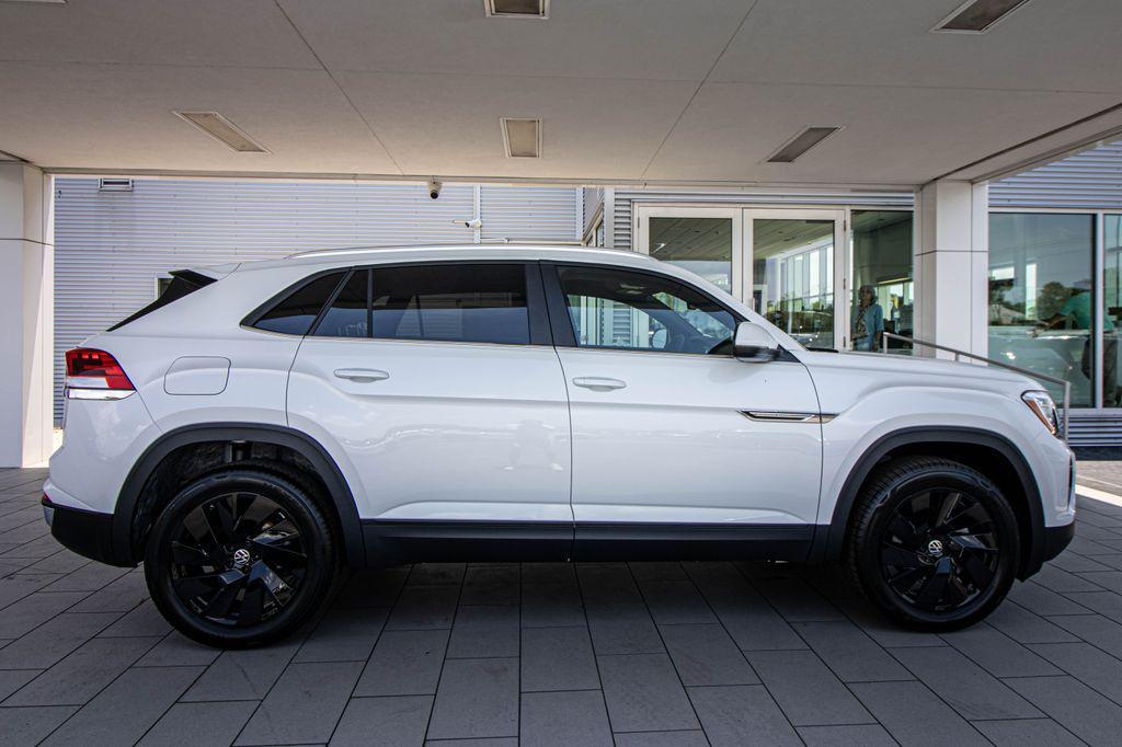 new 2026 Volkswagen Atlas Cross Sport car, priced at $42,073